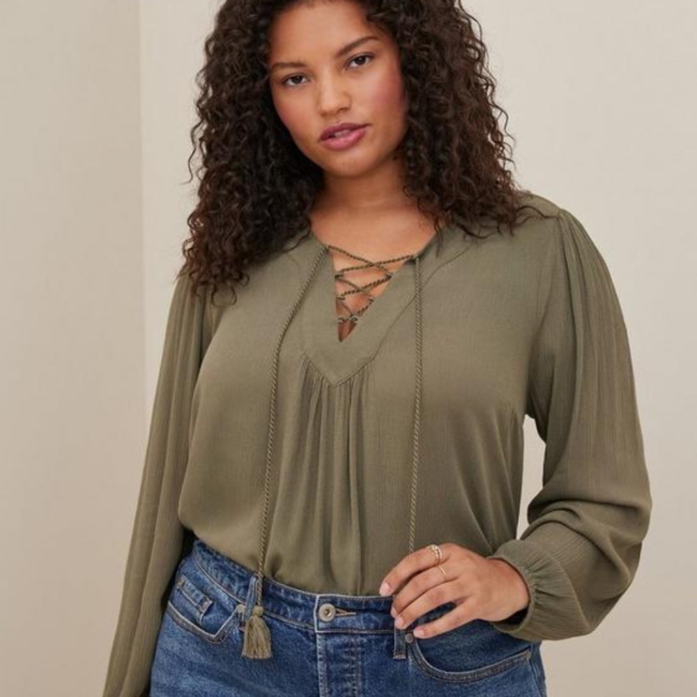 Torrid Olive Green Crinkle Gauze Lace Up Peasant Blouse Top Size 2X